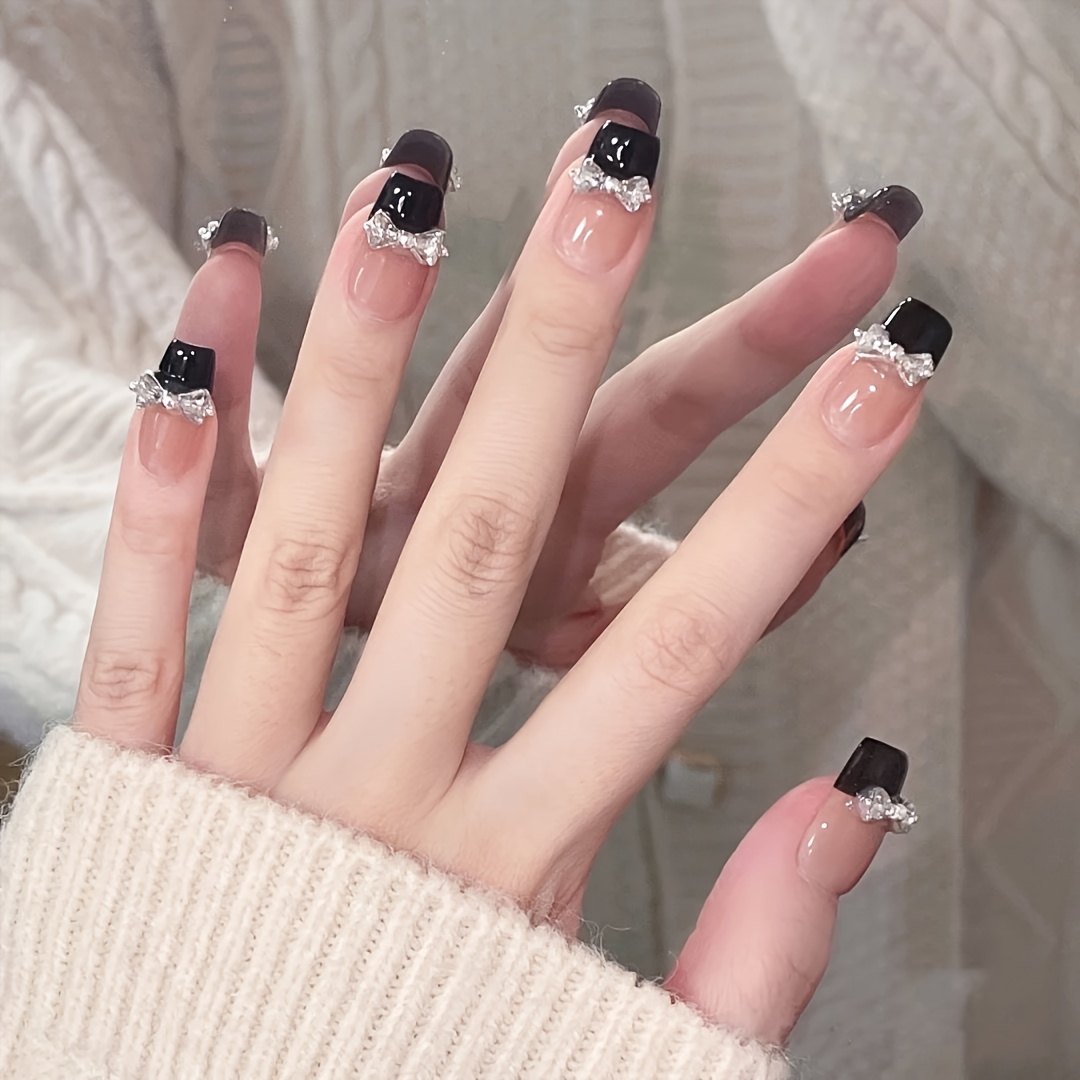 10 قطع من أظافر الضغط اليدوية  - مراجعة Nail Art Emerald وسعره
