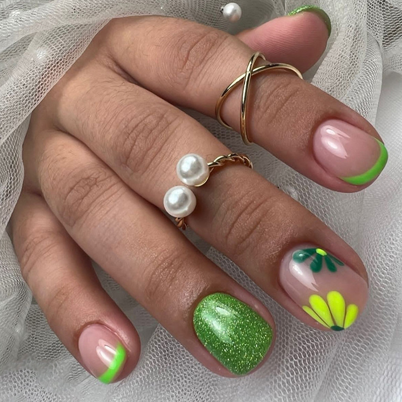 24 قطعة من الأظافر الصناعية ال - مراجعة Nail Art Jelly وسعره