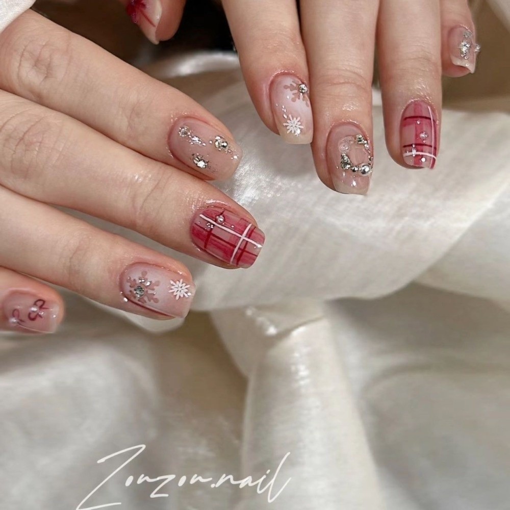 زينة أظافر باللون النبيذي الأح - مراجعة Nail Art Burgundy وسعره