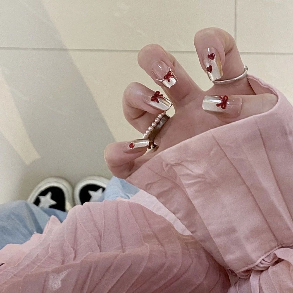 زينة أظافر باللون النبيذي الأح - مراجعة Nail Art Burgundy وسعره