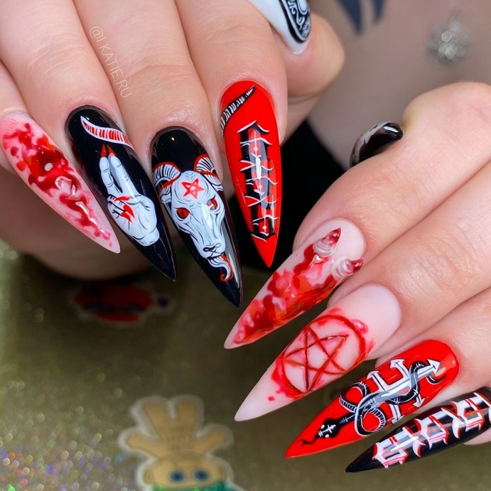 24 قطعة أظافر صناعية طويلة على - مراجعة Nail Art Vampire وسعره