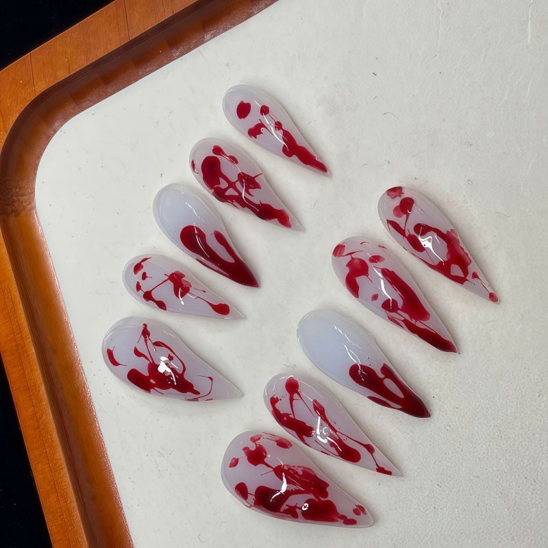 10 قطع من الأظافر الاصطناعية ا - مراجعة Nail Art Vampire وسعره